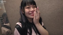 FOCS-079 新人 涙のド緊張AVデビュー脱いだらGカップ隠れ巨乳美少女 白浜美羽 截图2
