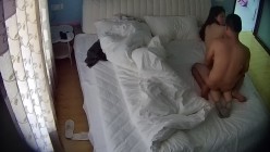 酒店偷拍 胸毛哥有点东西 带韵味少妇解锁了一个很少见的姿势 少妇玩得很嗨哟 学一下 截图12