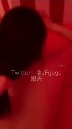 【牛逼性神 ️重磅首发】微博海归大神『性学先生』性爱教父新作 后入极品巨臀女神 爆操内射 饱满鲍鱼屄 第三弹 截图7