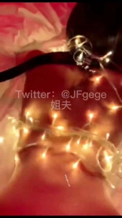 【牛逼性神 ️重磅首发】微博海归大神『性学先生』性爱教父新作 后入极品巨臀女神 爆操内射 饱满鲍鱼屄 第三弹 截图15