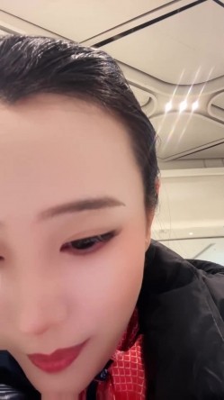 【小鱼糕冷】巨乳空姐~! 机场直播~跳蛋自慰~与肥猪男啪啪 截图2