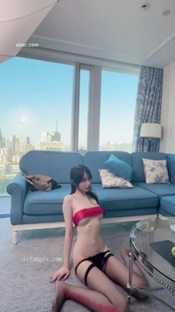 秀人网人气女神，【玥儿玥】最新黑丝高跟，职业装御姐范，大尺度漏奶头 截图11