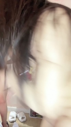 邻家大奶姐姐！【小兔灯】合集，居家全裸自慰和男友做爱 截图14