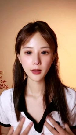 大二9分颜值女神！放假下海收费房！漂亮大眼睛甜美，细腰美臀脱下内裤，多毛骚穴翘起屁股，摆弄各种姿势 截图10