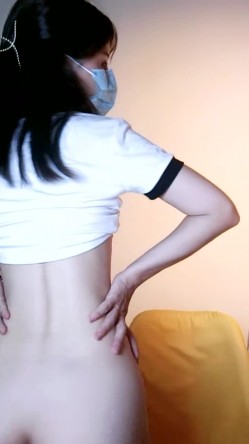 大二9分颜值女神！放假下海收费房！漂亮大眼睛甜美，细腰美臀脱下内裤，多毛骚穴翘起屁股，摆弄各种姿势 截图11