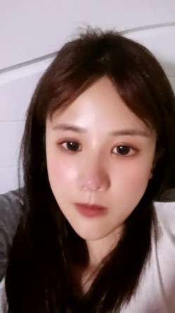 大二9分颜值女神！放假下海收费房！漂亮大眼睛甜美，细腰美臀脱下内裤，多毛骚穴翘起屁股，摆弄各种姿势 截图15