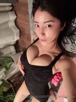 天然巨乳女神，号称第一美臀【渡辺万美】视图福利，一对车大灯又软又弹 截图2