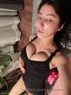 天然巨乳女神，号称第一美臀【渡辺万美】视图福利，一对车大灯又软又弹 截图3