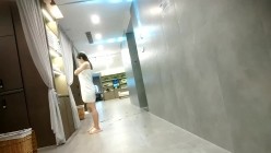 女偷拍大神潜入国内洗浴会所四处游走偷拍戏水沐浴更衣偷拍附近高校几个青春学妹 截图9
