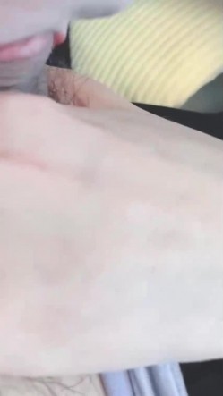 刚练完瑜伽的淫荡小嫂子 ️迫不及待和小叔子做爱 一边操嫂子一边跟闺蜜通电话吓得语无伦次 截图5