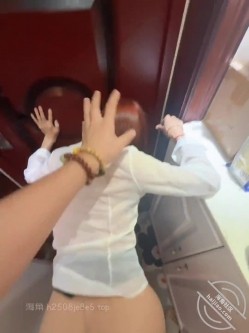 大骚逼穿着丝袜 被强奸 一边喊“不要”一边享受被侵犯 截图9