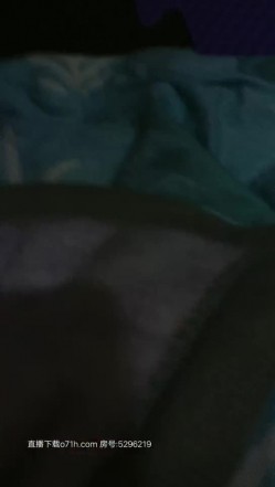 堂弟出差 禁不住诱惑把合租的堂弟老婆给操了 人骚逼紧活儿真不错 骑上面猛摇 骚的一逼 无套干骚逼 高清源码录制 截图4