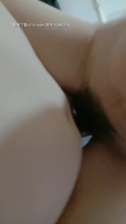 堂弟出差 禁不住诱惑把合租的堂弟老婆给操了 人骚逼紧活儿真不错 骑上面猛摇 骚的一逼 无套干骚逼 高清源码录制 截图10