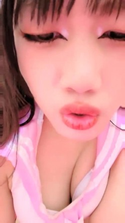 二次元，大长腿，【大白兔柳岩】，新人下海，学妹挺可爱，~少女的肉体总是那么美，那么诱人 截图3