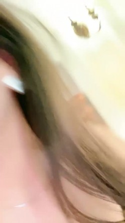 极品尤物车模下海！再床上超级骚！主动骑乘位猛坐，第一视角正入，美女体力真不错 截图1