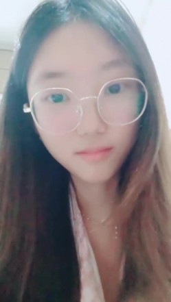 【安安宝贝】，清纯眼镜学妹，暑假在家偷偷播，看着外表是个乖乖女，脱光了骚气逼人 截图8