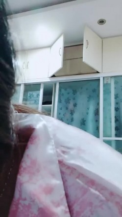 【安安宝贝】，清纯眼镜学妹，暑假在家偷偷播，看着外表是个乖乖女，脱光了骚气逼人 截图16