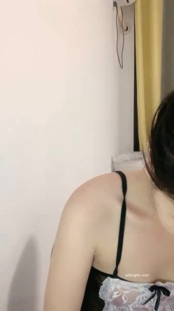 重磅~【露儿妹妹】校花级绿播下海~学生装透明蕾丝~撸翻天~！~清纯乖巧，粉嘟嘟，挺良心的一个主播 截图15