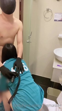 地狱调教大咖【狗王】私拍第三季~吃精双通车震各种刺激玩法无水原画 截图3