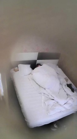 《监控破解》偷窥小伙带着火爆身材的女友开房啪啪 截图12