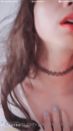 猎奇极品！上海OF网红变态博主【女神梅梅】订阅完结，与女友大玩另类性爱调教，异装能攻能守 截图12