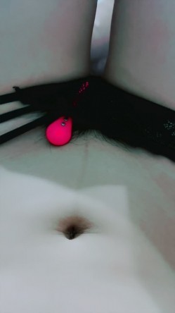 ️新人大眼睛骚姐姐【颖颖】下海福利，自慰喷水舌吻吃鸡无套啪啪内射，全程露脸性爱很真实 截图7