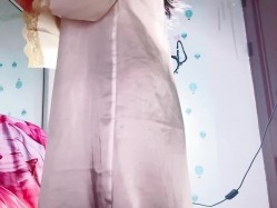 最新快手泄密！苗条清纯美女【小羊aa】门槛福利，裸舞，道具边插边喷，脸穴同框 截图2