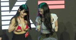 台北国际成人展真实现场 旋转女优抖奶热舞 截图3