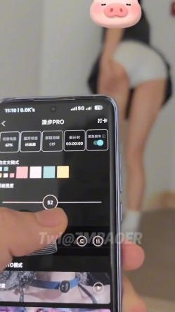 推特极品反差女老师【最美宝儿】绿帽癖，身材无敌凹凸有致，喜欢邀单男3P各种淫乱 截图10