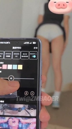 推特极品反差女老师【最美宝儿】绿帽癖，身材无敌凹凸有致，喜欢邀单男3P各种淫乱 截图11