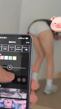 推特极品反差女老师【最美宝儿】绿帽癖，身材无敌凹凸有致，喜欢邀单男3P各种淫乱 截图13