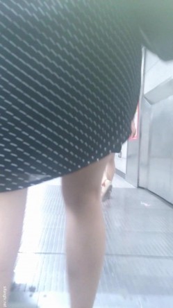 商场圈尾随抄底系列 个个都是裙装极品小姐姐 截图11