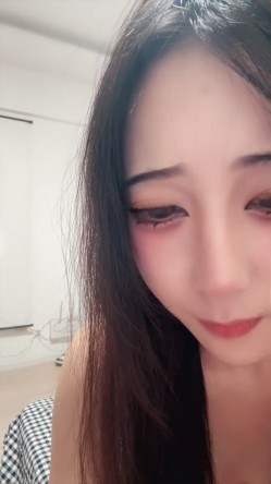 【菠萝吹吹】小兔子张张! 纯欲母狗校花 奶子很正圆而美 性感开档情趣服 主动吃鸡无套啪啪 内射 截图11