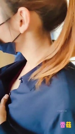 推特极品反差网红御姐【香菇】不雅私拍~粉丝联谊群交会换妻群P各种淫乱 截图1