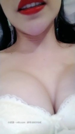 高端会所女技师撅着屁股给狼友看着骚逼伺候大哥，胸推漫游深喉大鸡巴舔菊花真骚，让大哥直接射她嘴里 截图14