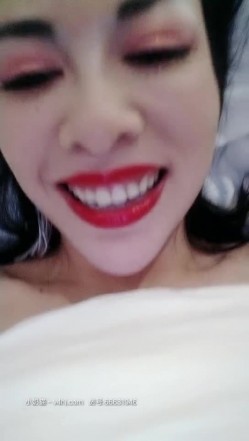 高端会所女技师撅着屁股给狼友看着骚逼伺候大哥，胸推漫游深喉大鸡巴舔菊花真骚，让大哥直接射她嘴里 截图15
