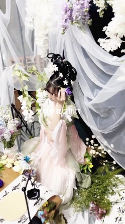 稀有露脸 高端ACG业界女神爆机少女 喵小吉 古装汉服《花间集》诱人胴体美不胜收 古代青楼达官贵人的玩物 截图2