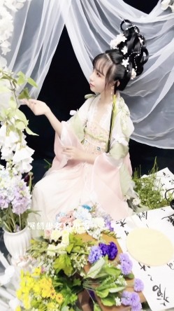 稀有露脸 高端ACG业界女神爆机少女 喵小吉 古装汉服《花间集》诱人胴体美不胜收 古代青楼达官贵人的玩物 截图3