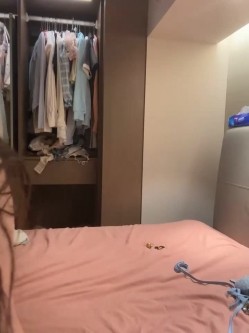 stripchat平台的人气女神，19岁学生妹，【Olivia】，童颜巨乳，高潮狂喷水，跟个水龙头一样，震撼刺激，屌爆了！ 截图12