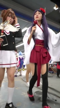 漫展cosplay抄底偷拍裙底 截图1