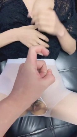 极品推特人妻“雪玲儿”土豪专享性爱私拍甄选 无套爆操内射浪穴 精液喷射 截图8