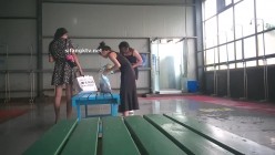 国内【水上乐园】换衣间沐浴区近景偷拍 美女如云淋浴换衣好身材一览无余 截图16