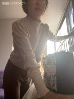 ️极品眼镜骚妹【xiaomugouya】非常反差的肥臀眼镜妹子白丝黑丝跳蛋自慰 截图7