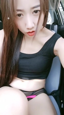 主营户外，喜欢刺激的感觉，【小温柔】，约情人驱车到无人区，车震内射，回到酒店性欲再起，骚逼真是个榨 截图7