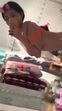 【经典流出泄密】清纯的外表下隐藏着一颗骚动的心 原版高清 截图3