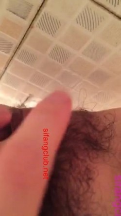 【经典流出泄密】清纯的外表下隐藏着一颗骚动的心 原版高清 截图14