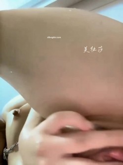 高颜长腿骚货『美杜莎』最新淫乱群交私拍 网咖包厢群P淫乱 职业装被上司强上 高清720P版 截图9