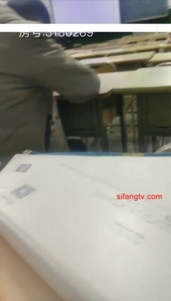 边上课边跳蛋的感觉【大三小依依】跳蛋藏逼上课那才叫爽 到了下课急着跑厕所喷 截图3