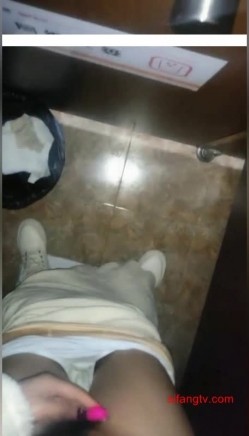 边上课边跳蛋的感觉【大三小依依】跳蛋藏逼上课那才叫爽 到了下课急着跑厕所喷 截图14