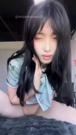 抖音微博究极反差高颜露脸女大【张人o】无水隐私流出，宿舍自慰性爱，典型表里不一母狗 截图11